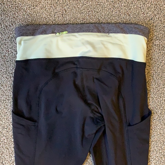 Lululemon leggings! Size 4! - Picture 6 of 8